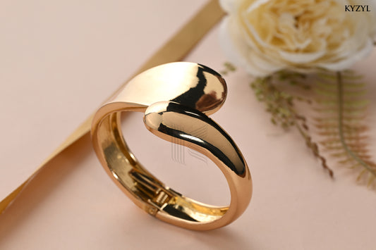 The Aurum Embrace Cuff - A Luxurious Golden Wrap for Your Wrist