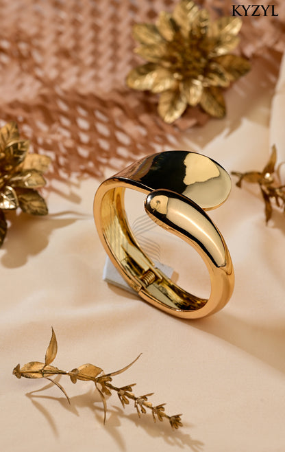 The Aurum Embrace Cuff - A Luxurious Golden Wrap for Your Wrist